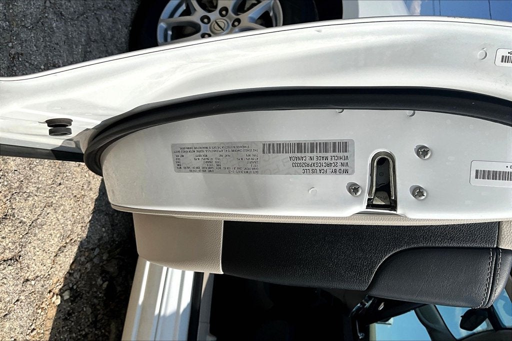 2023 Chrysler Voyager LX