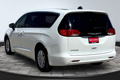 2023 Chrysler Voyager LX