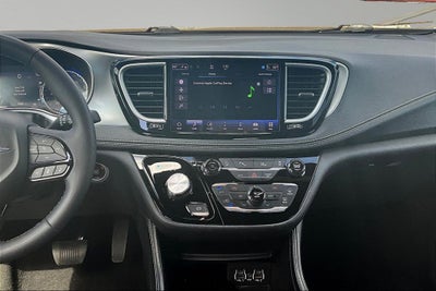 2025 Chrysler Pacifica Limited S