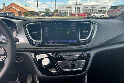 2025 Chrysler Pacifica Limited S
