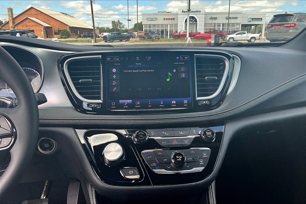 2025 Chrysler Pacifica Limited S