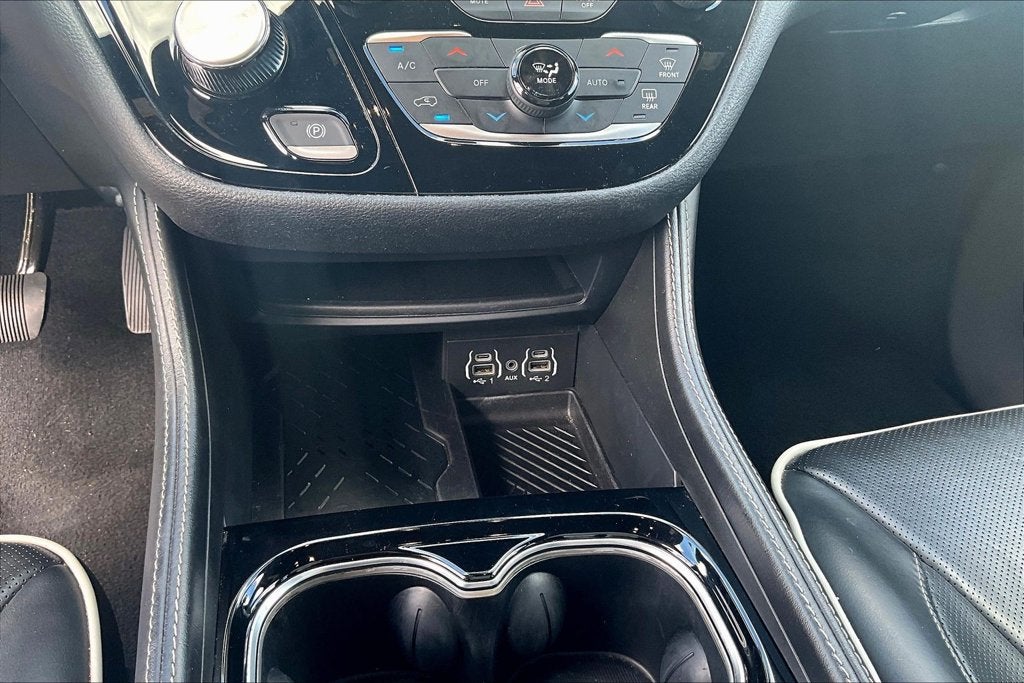 2025 Chrysler Pacifica Limited S
