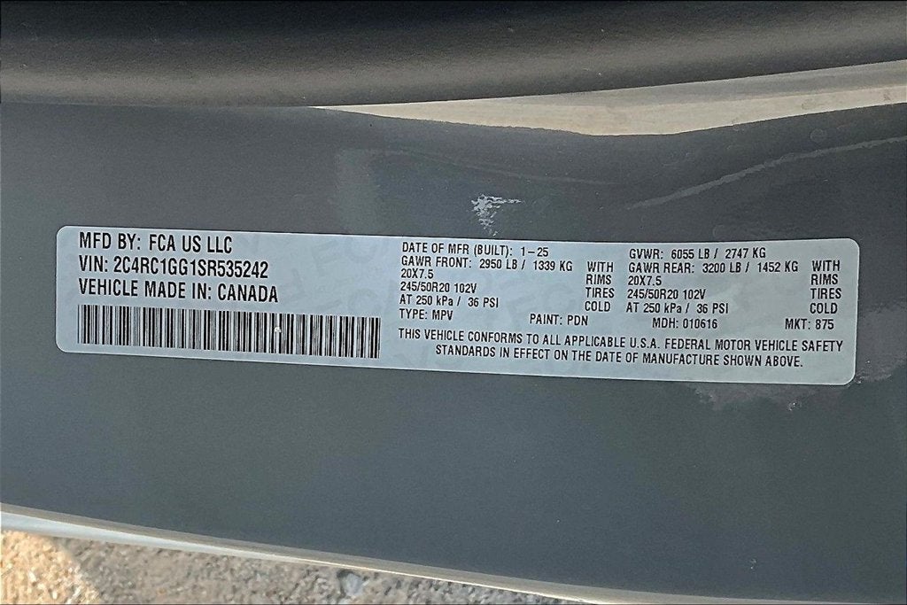 2025 Chrysler Pacifica Limited S