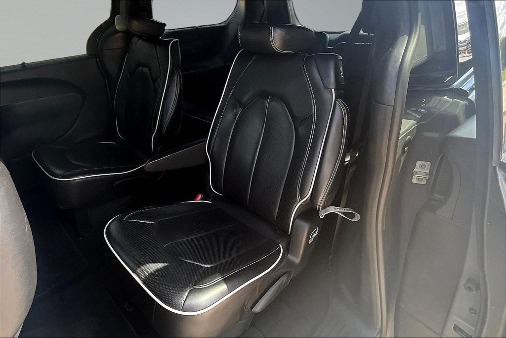 2025 Chrysler Pacifica Limited S