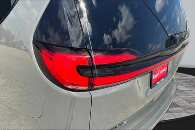 2025 Chrysler Pacifica Limited S