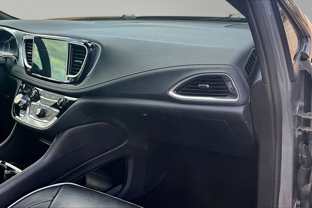 2025 Chrysler Pacifica Limited S