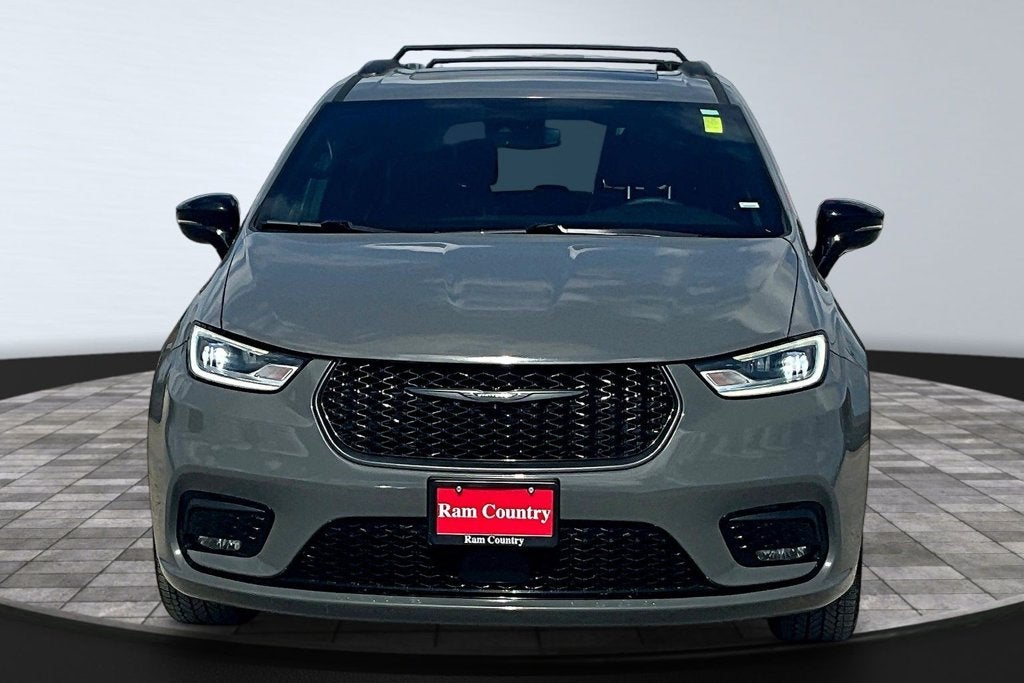 2025 Chrysler Pacifica Limited S
