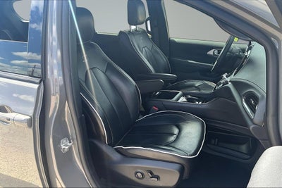 2025 Chrysler Pacifica Limited S