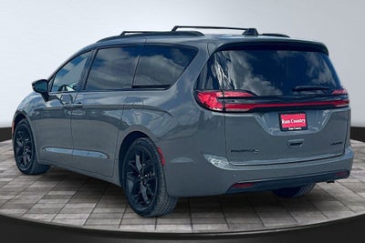 2025 Chrysler Pacifica Limited S
