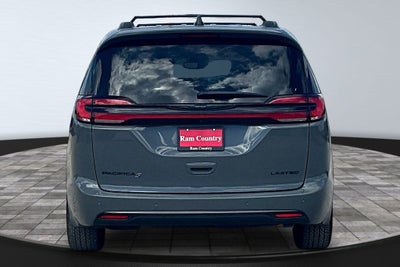 2025 Chrysler Pacifica Limited S