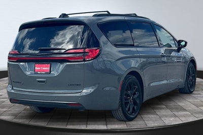 2025 Chrysler Pacifica Limited S