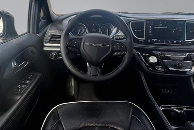 2025 Chrysler Pacifica Limited S