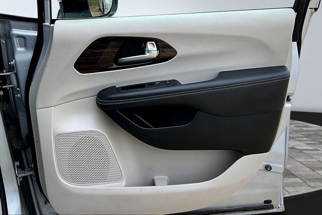 2023 Chrysler Pacifica Hybrid Limited