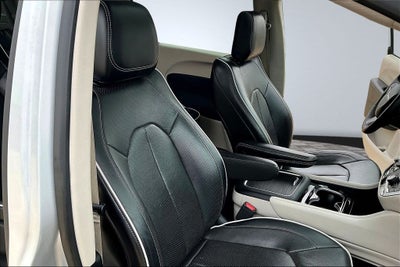 2023 Chrysler Pacifica Hybrid Limited