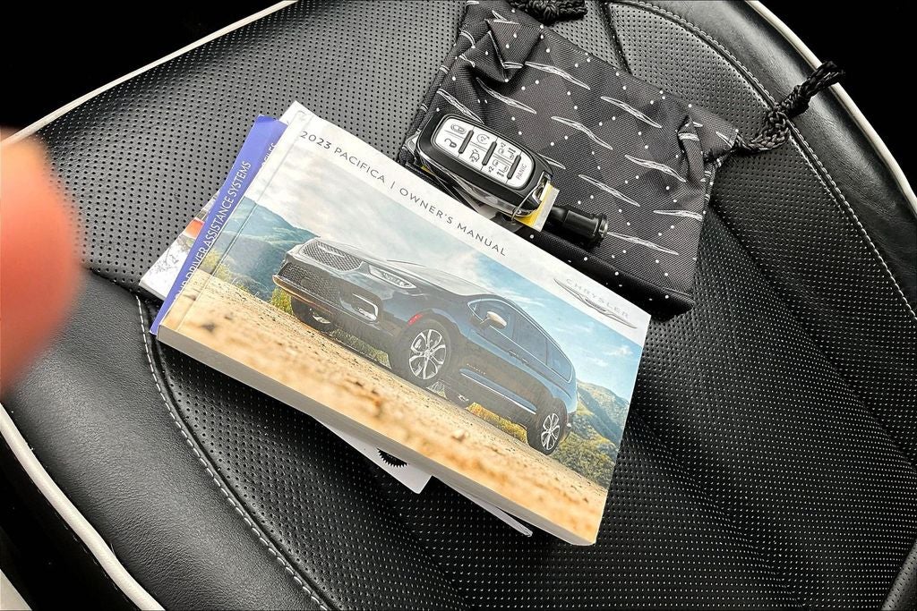 2023 Chrysler Pacifica Hybrid Limited