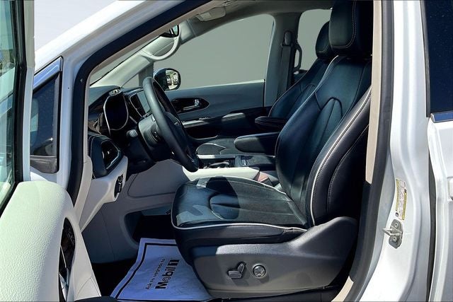 2023 Chrysler Pacifica Hybrid Limited