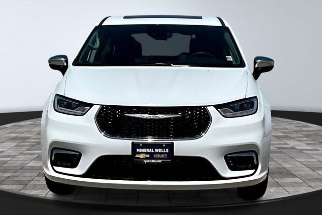 2023 Chrysler Pacifica Hybrid Limited