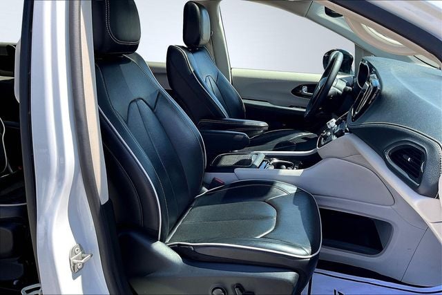 2023 Chrysler Pacifica Hybrid Limited