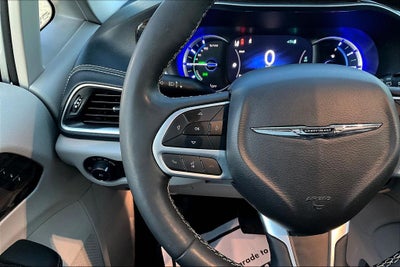 2023 Chrysler Pacifica Hybrid Limited