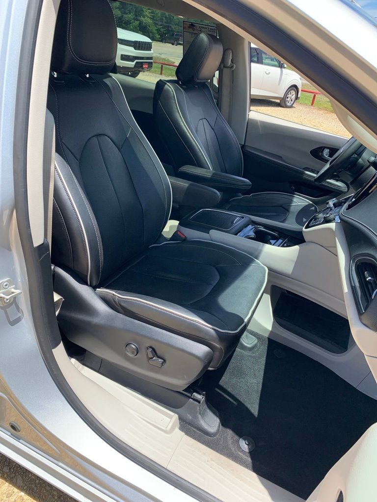 2023 Chrysler Pacifica Hybrid Limited