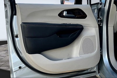 2023 Chrysler Pacifica Hybrid Limited