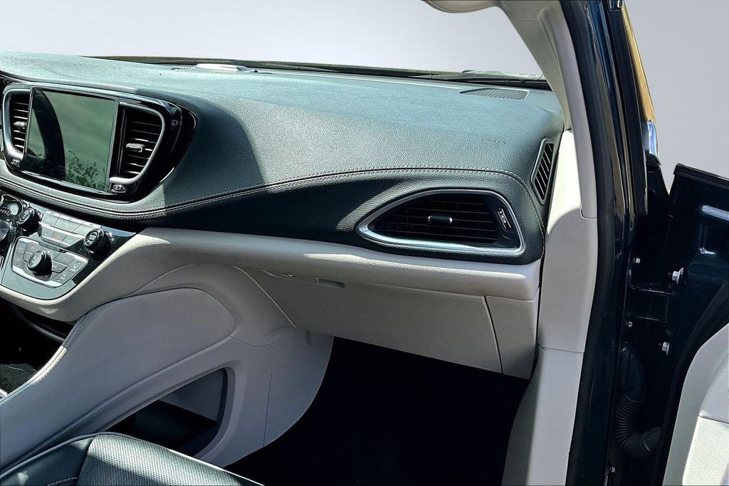 2023 Chrysler Pacifica Hybrid Limited