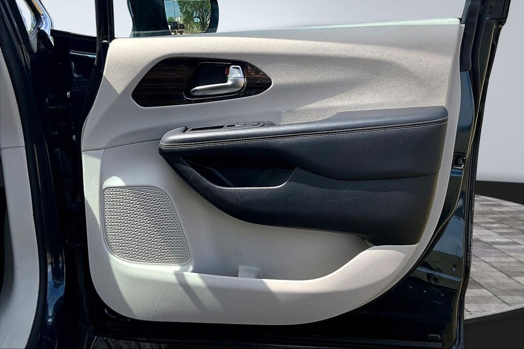 2023 Chrysler Pacifica Hybrid Limited