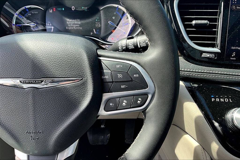 2023 Chrysler Pacifica Hybrid Limited