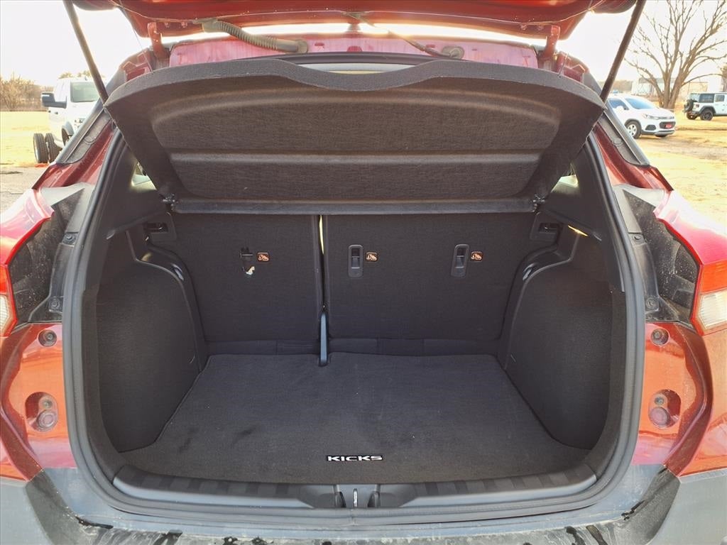 2020 Nissan Kicks SR