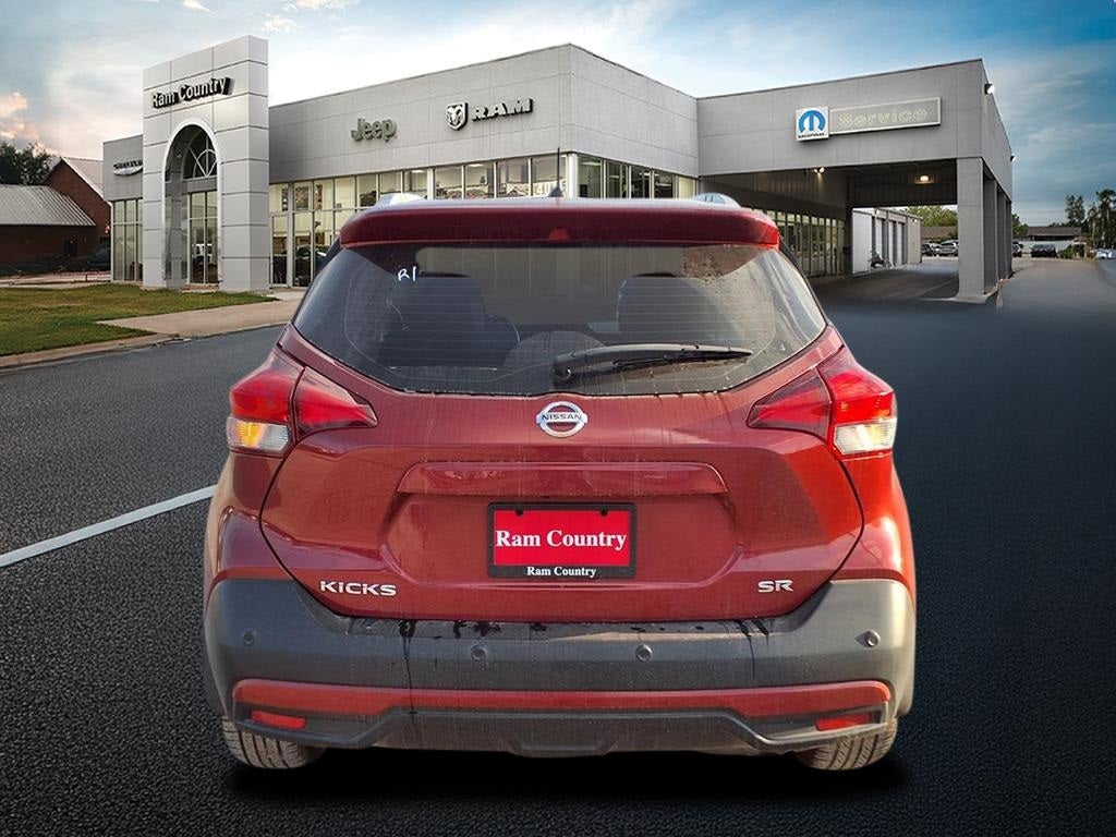 2020 Nissan Kicks SR