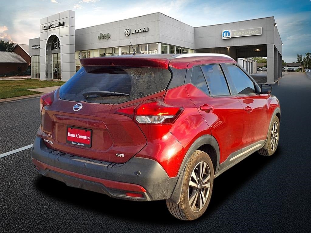 2020 Nissan Kicks SR