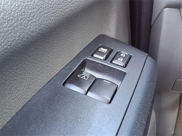 2021 Nissan NV Passenger SV