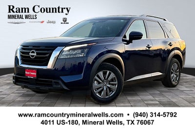 2025 Nissan Pathfinder SV