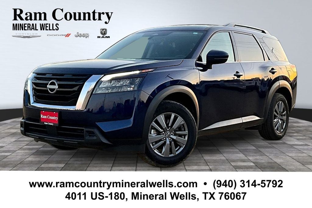 2025 Nissan Pathfinder SV