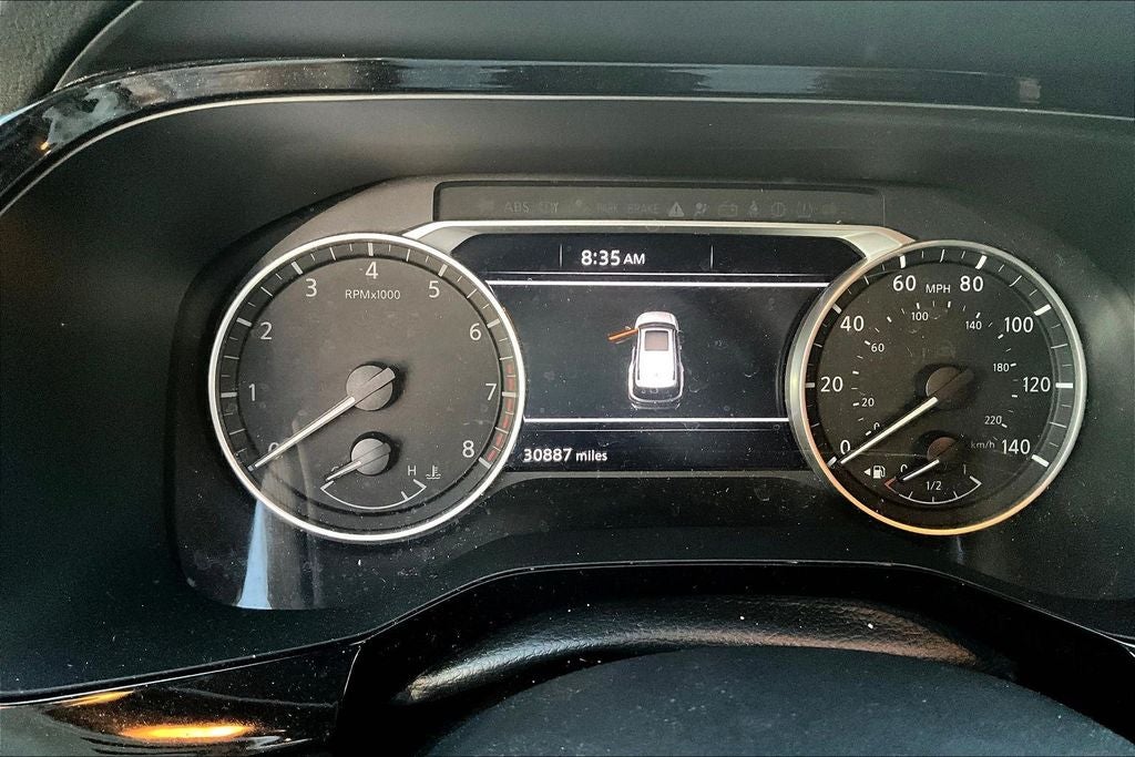 2025 Nissan Pathfinder SV