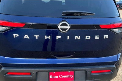 2025 Nissan Pathfinder SV