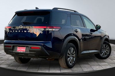 2025 Nissan Pathfinder SV