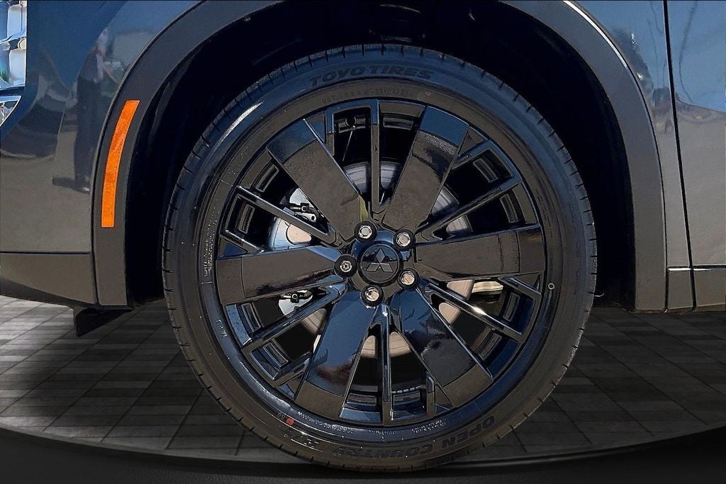 2026 Mitsubishi Outlander LE