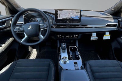 2026 Mitsubishi Outlander LE