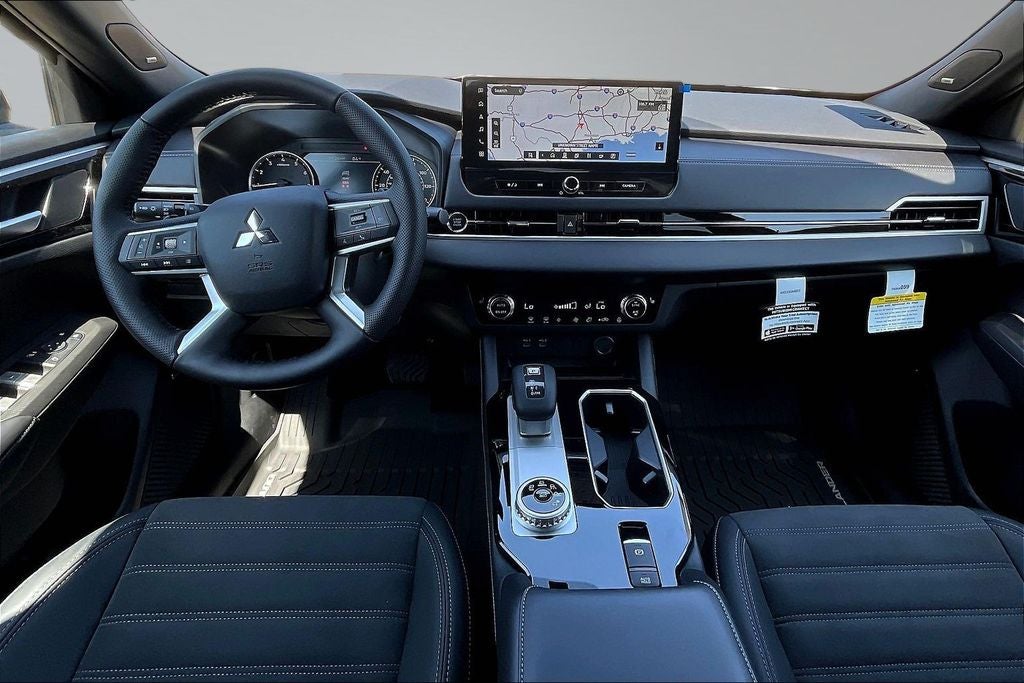 2026 Mitsubishi Outlander LE