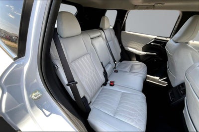 2025 Mitsubishi Outlander SEL
