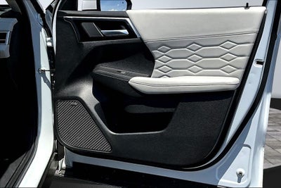 2025 Mitsubishi Outlander SEL