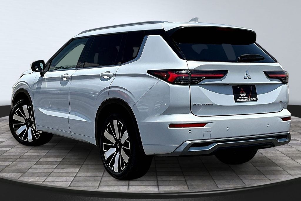 2025 Mitsubishi Outlander SEL