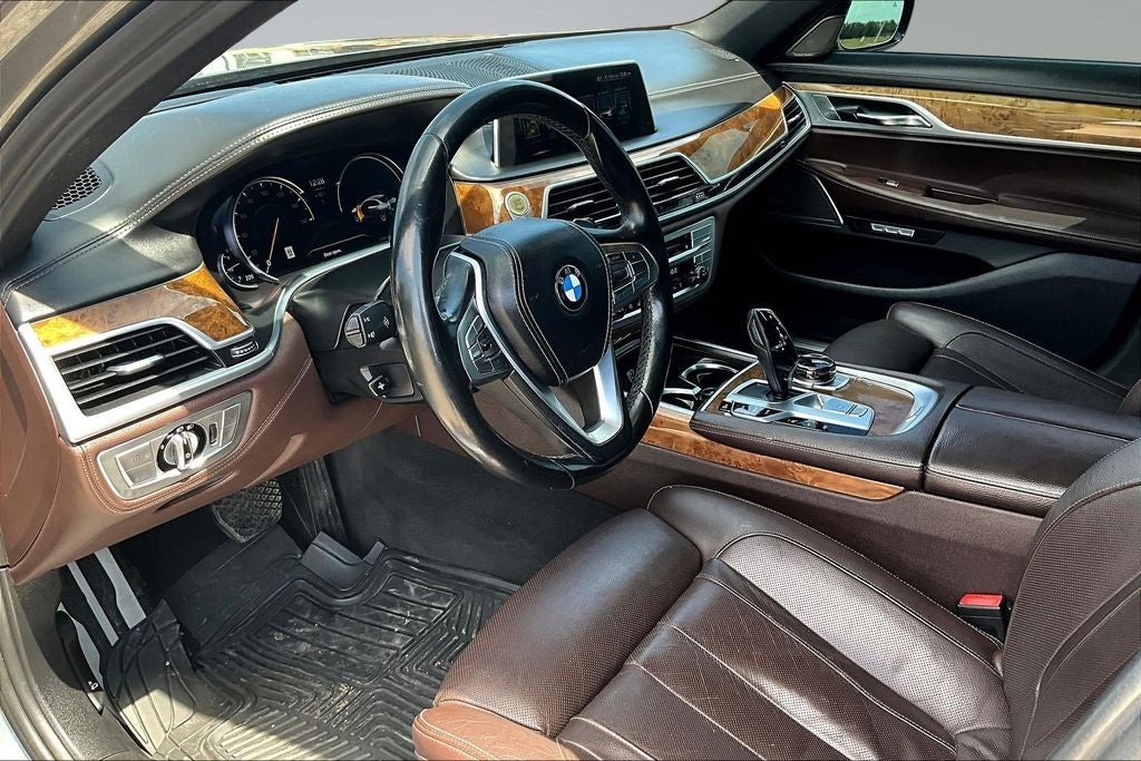 2017 BMW 7 Series 740i