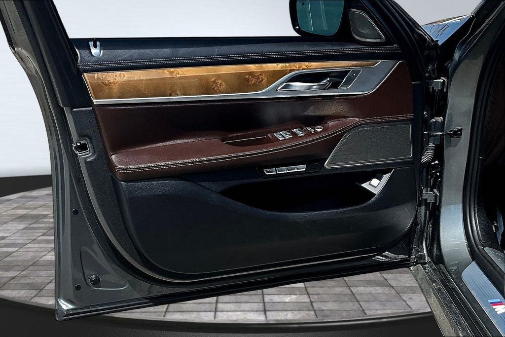 2017 BMW 7 Series 740i