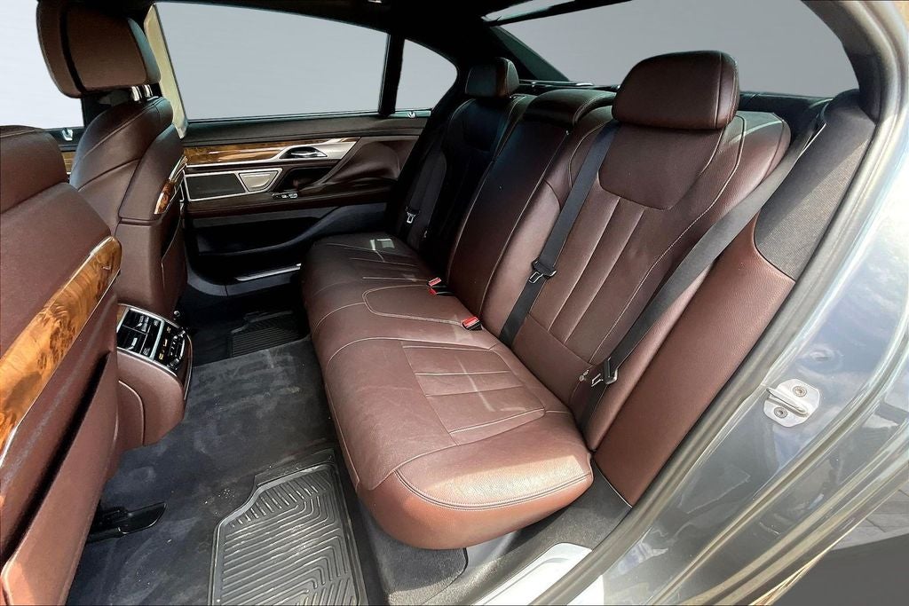 2017 BMW 7 Series 740i