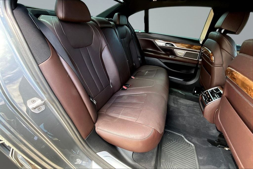 2017 BMW 7 Series 740i