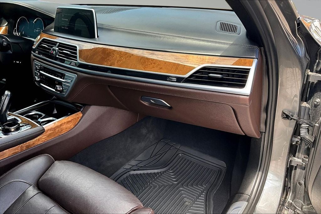 2017 BMW 7 Series 740i