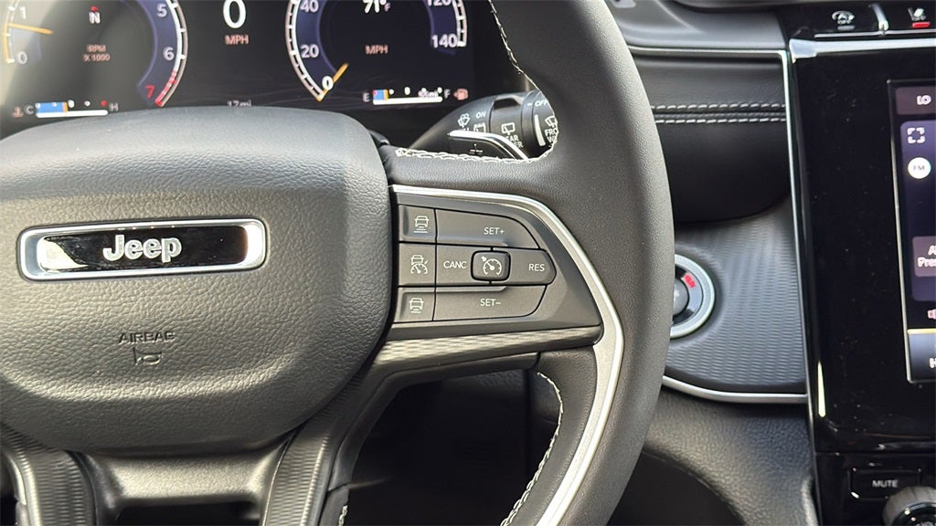 2025 Jeep Grand Cherokee GRAND CHEROKEE LAREDO X 4X2