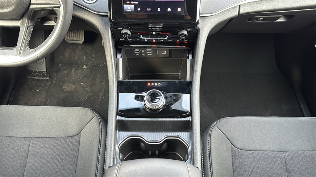 2025 Jeep Grand Cherokee GRAND CHEROKEE LAREDO X 4X2